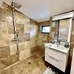 Dans De Standing Montaigut-sur-Save