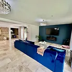 Villa Dans De Standing