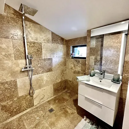 Dans De Standing Montaigut-sur-Save